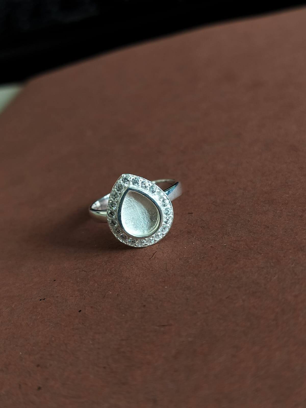 925 Sterling Solid Silver 8x10mm Pear Blank Bezel with CZ Setted Halo Ring, Good for Resin & Ashes Work, Breastmilk/Keepsake DIY